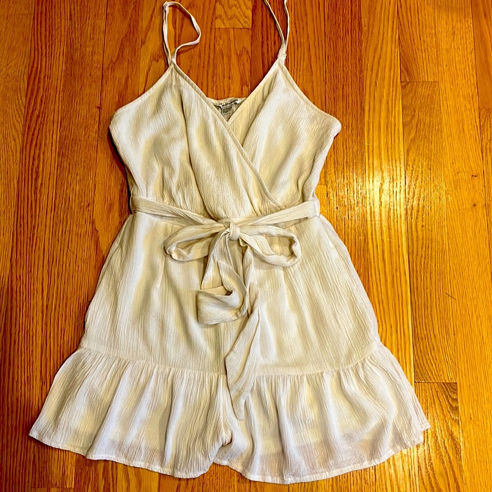 American Eagle romper XS Off white